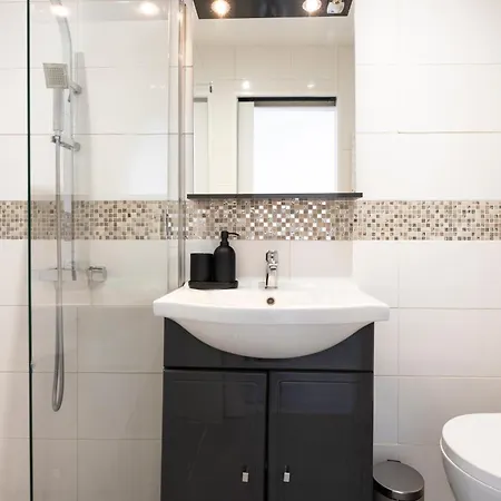 Apartment Centre