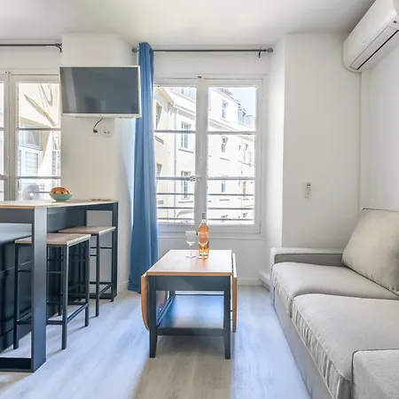 Apartment Centre *